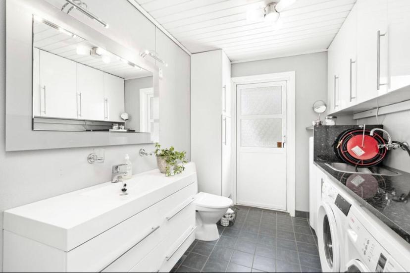 Sjarmerende Familievennlig Hus Med 2 Soverom 크리스티안산 외부 사진